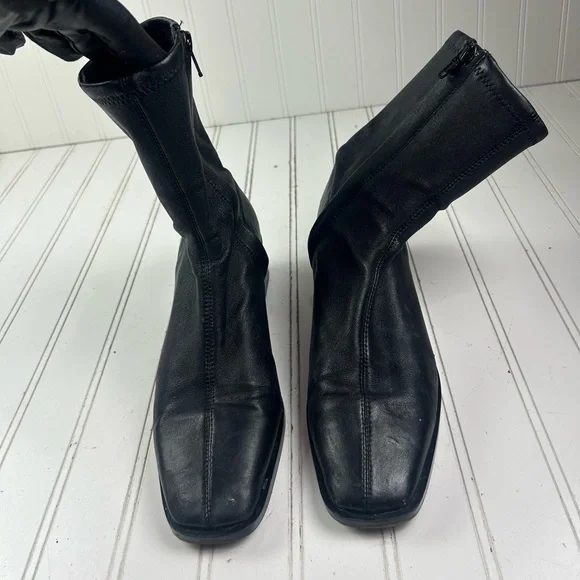& Other Stories Black Leather Chunky Heel Ankle Boots Womenโs Size 6 $245 - Picture 5 of 12